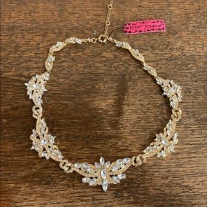 NWT gold necklace